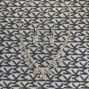 Vintage Necklace and Earrings set Silver Tone (Costume Jewelry)